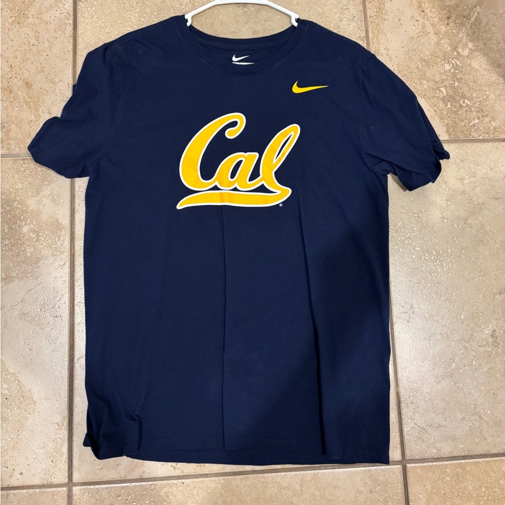 Nike Navy Blue Cal T-Shirt, Size Medium, In Great Condition
